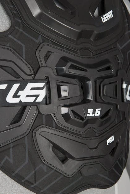 Pettorina Leatt 5.5 Pro Nero - immagine 6