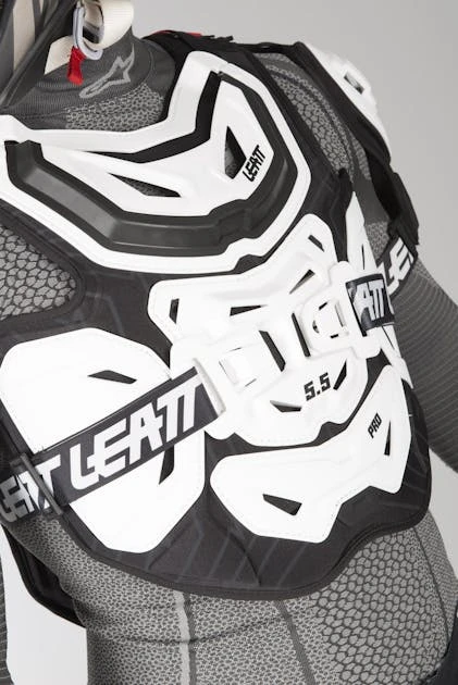 Pettorina Leatt 5.5 Bianca - immagine 6